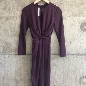 Long sleeved, keyhole neckline mini dress